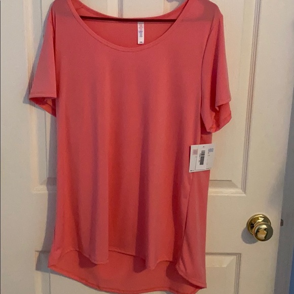 Peach LulaRoe Classic-T - Picture 2 of 9